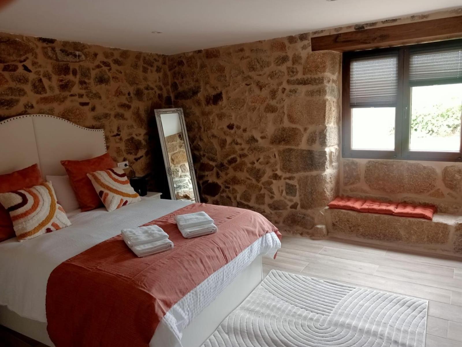 Apartamentos Muralla Sacra Sober Eksteriør billede